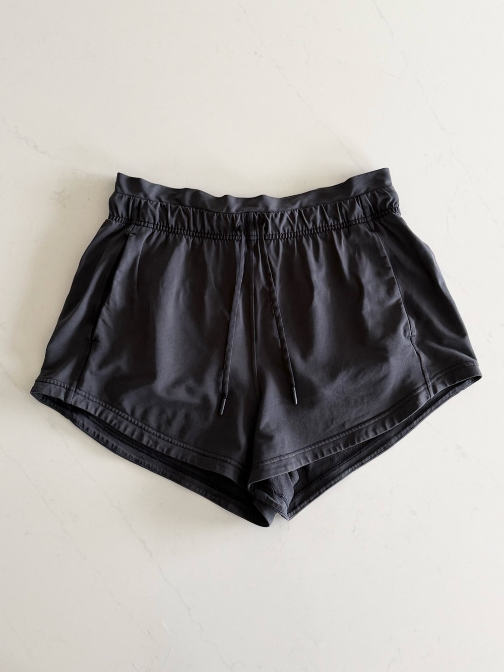 lululemon inner glow short 3”